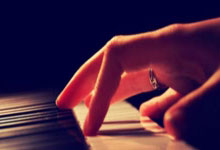 2017年11月9日以来，荷兰首发阵容首次无荷甲球员.